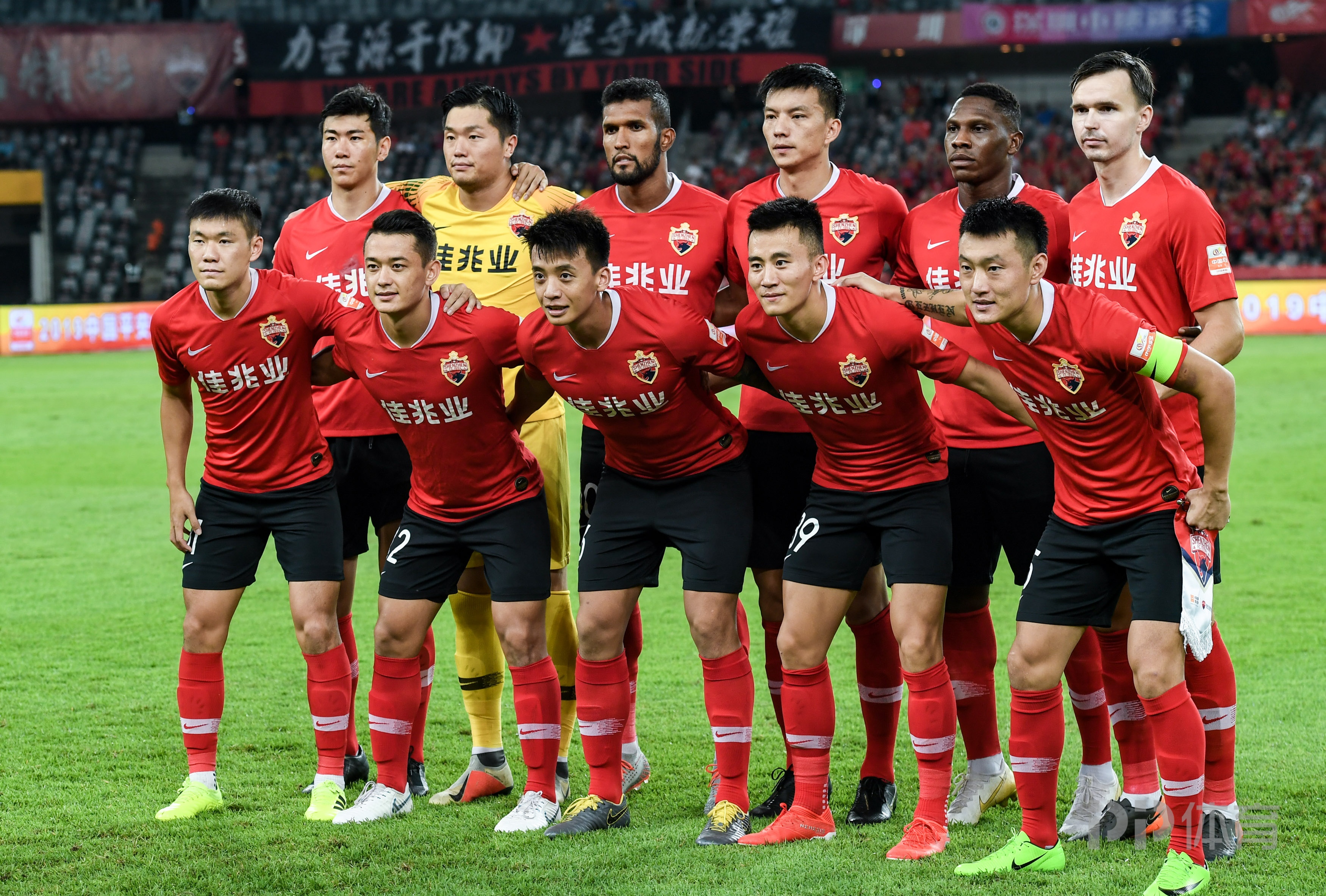 开云注册-包含游泳公开赛上演强强对话，胶东犀牛队翻盘粤西飞鹰队，战术调整见效；锋线火力回暖的词条